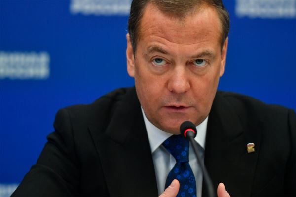 Медведев ответил на призыв Киссинджера принять Украину в НАТО 