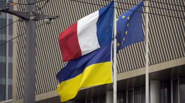 МИД: Франция готова заключить соглашение с Украиной о предоставлении гарантий безопасности