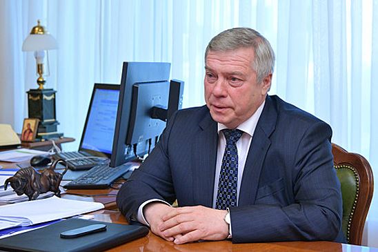 Ростовский губернатор Голубев заявил, что ПВО в районе Морозовска сбила украинскую ракету