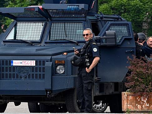 СМИ: Представители международных сил НАТО атаковали сербов в Косово, два человека ранены