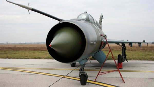 СМИ узнали о гибели четырех человек при крушении МиГ-21 в Индии<br />
