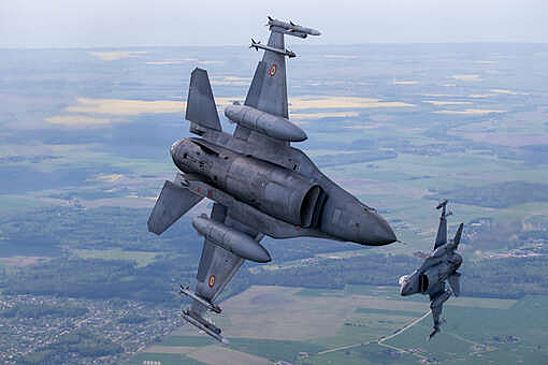 В Великобритании 20 украинских летчиков приступят к начальному этапу тренировок на F-16