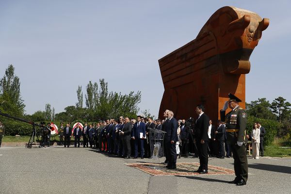 <br />
                                                Высшее руководство Республики Армения посетило Мемориальный комплекс Сардарапата                                            