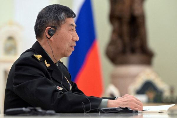 Китай продолжит участвовать в военных учениях с РФ 