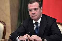Медведев назвал фантастическим уровень выпуска военной техники в России